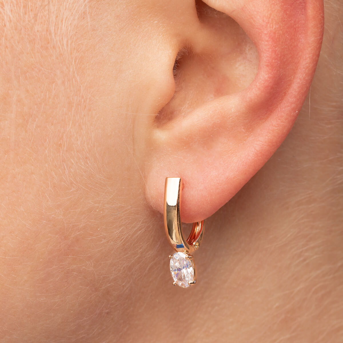 Earrings with crystal leaves
