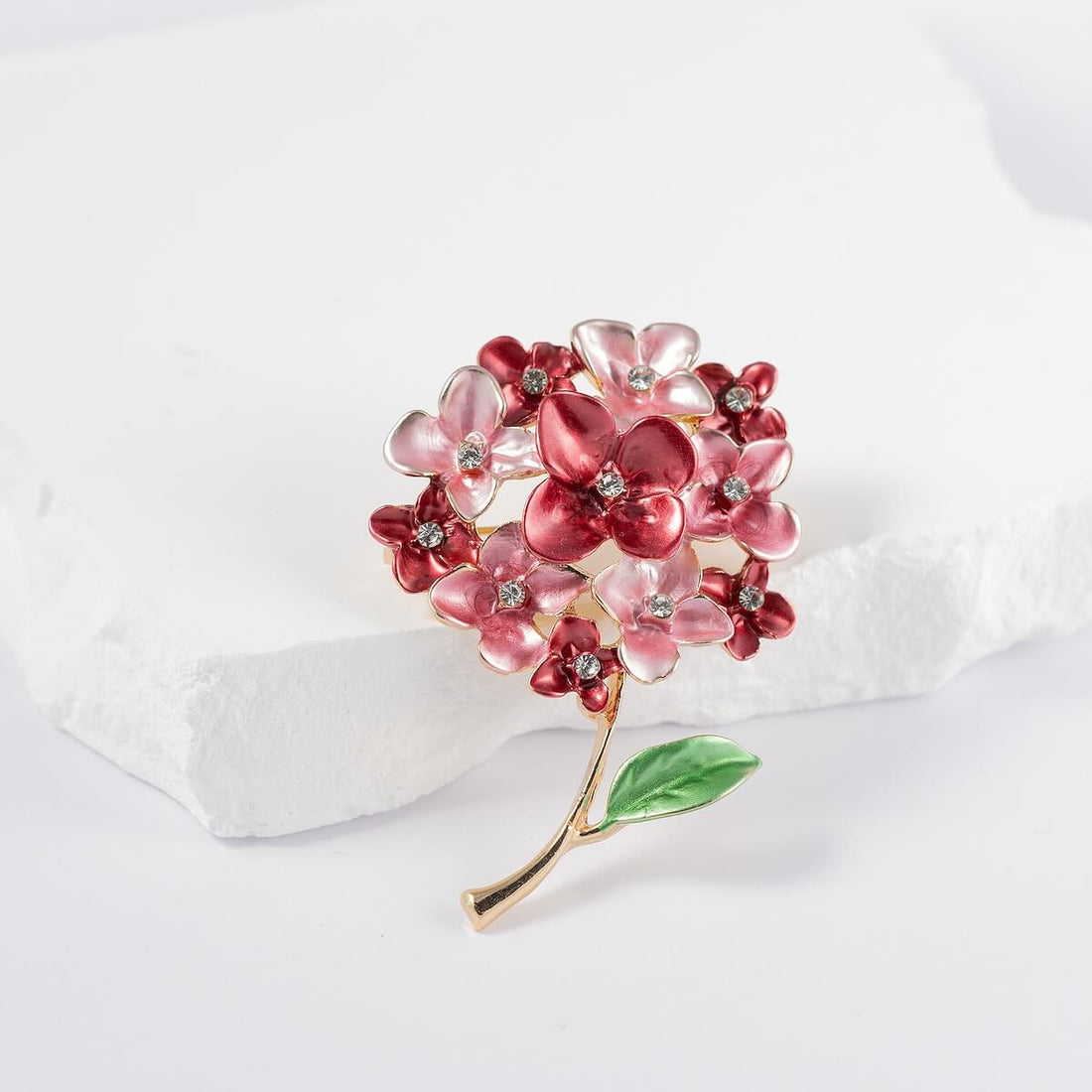 Brooch with lilac blossoms