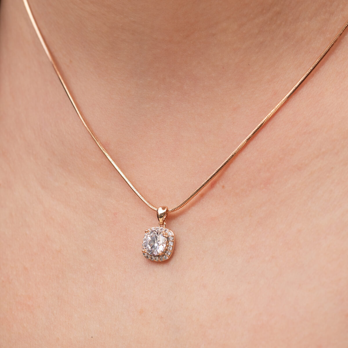Necklace with a classic pendant