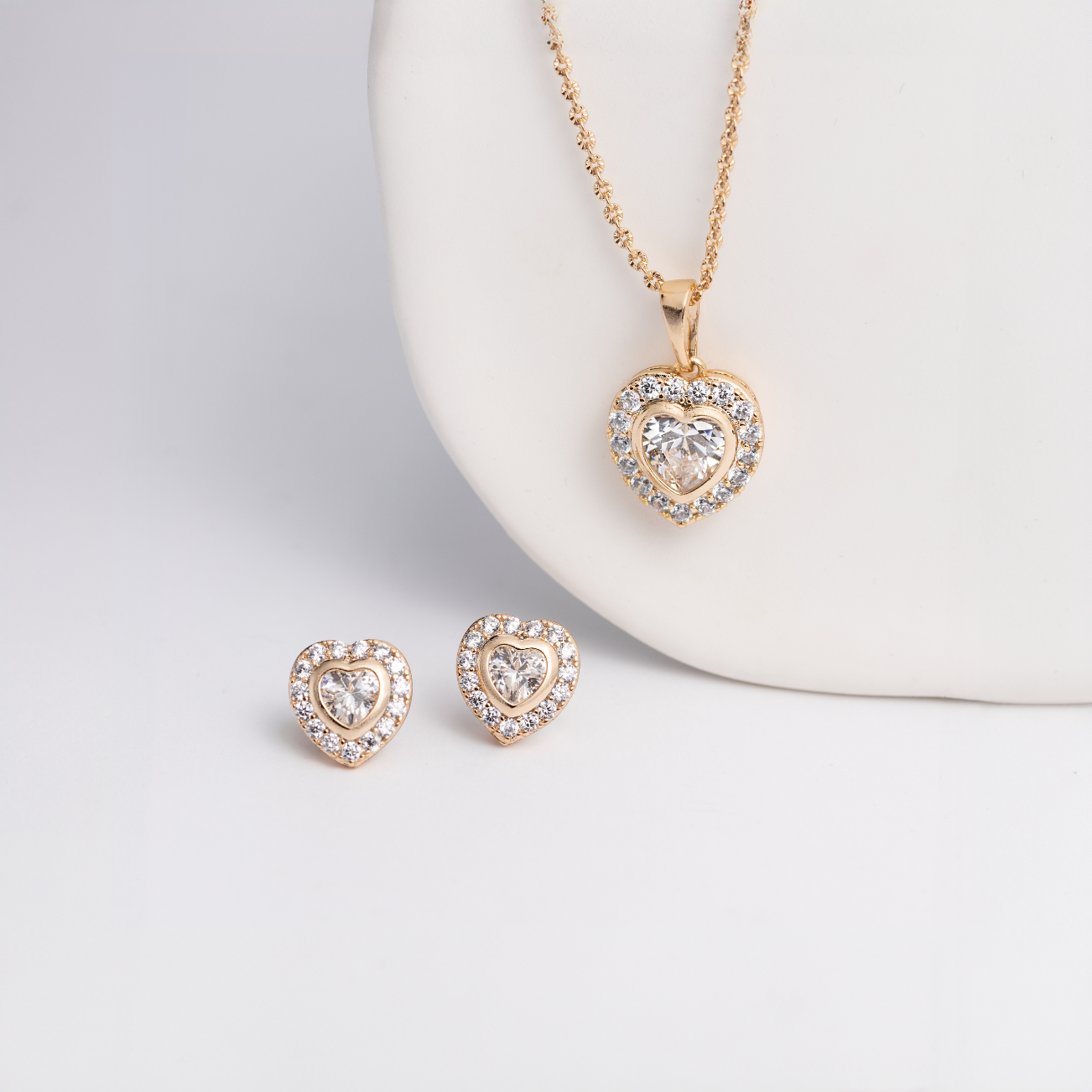 Eshak porno onalar Qiz talabalar haqida erotik video