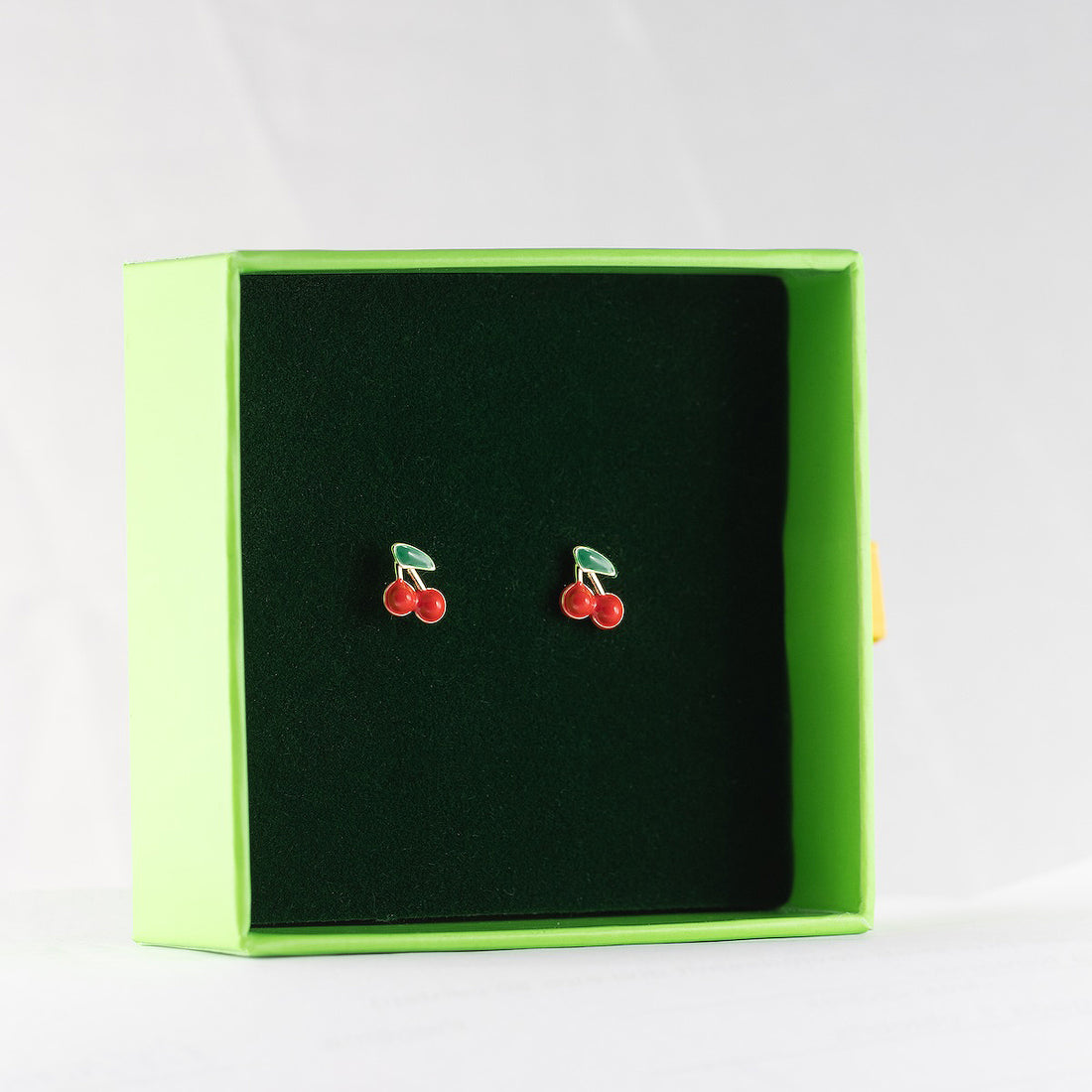 Smalki bērnu auskari zelta apdarē 'ESTERE'