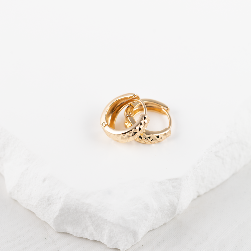 Antialerģisks materiāls derēs arī jutīgām ausīm.