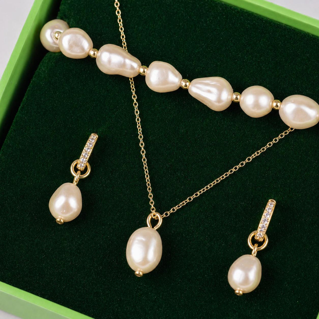 Pērļu komplekts rozā krāsā