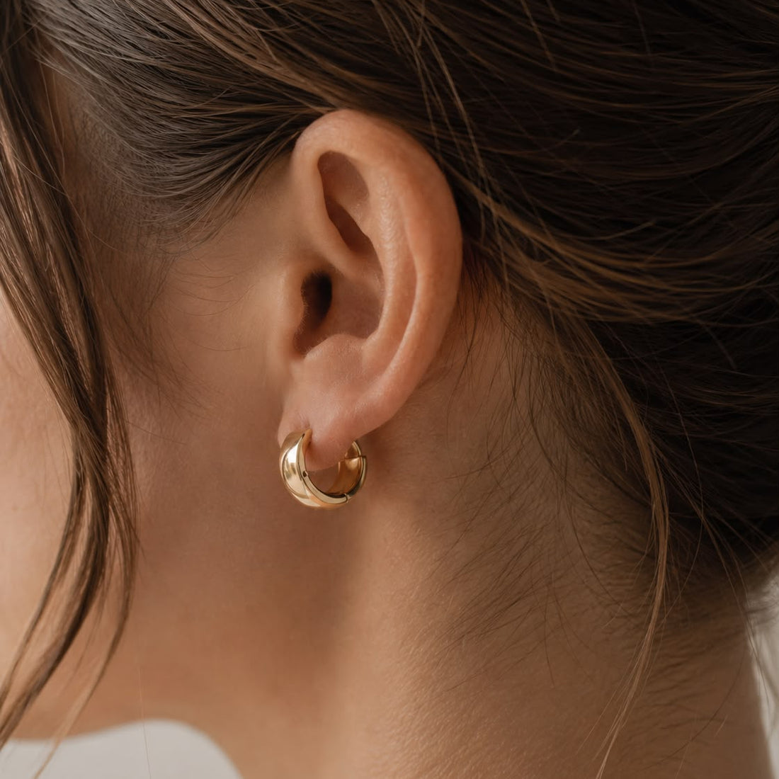 'TIJA' earrings with English clasp.