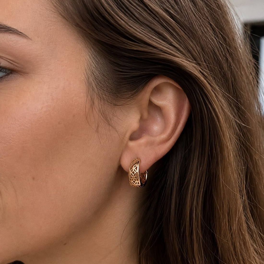 'TIJA' earrings with English clasp.