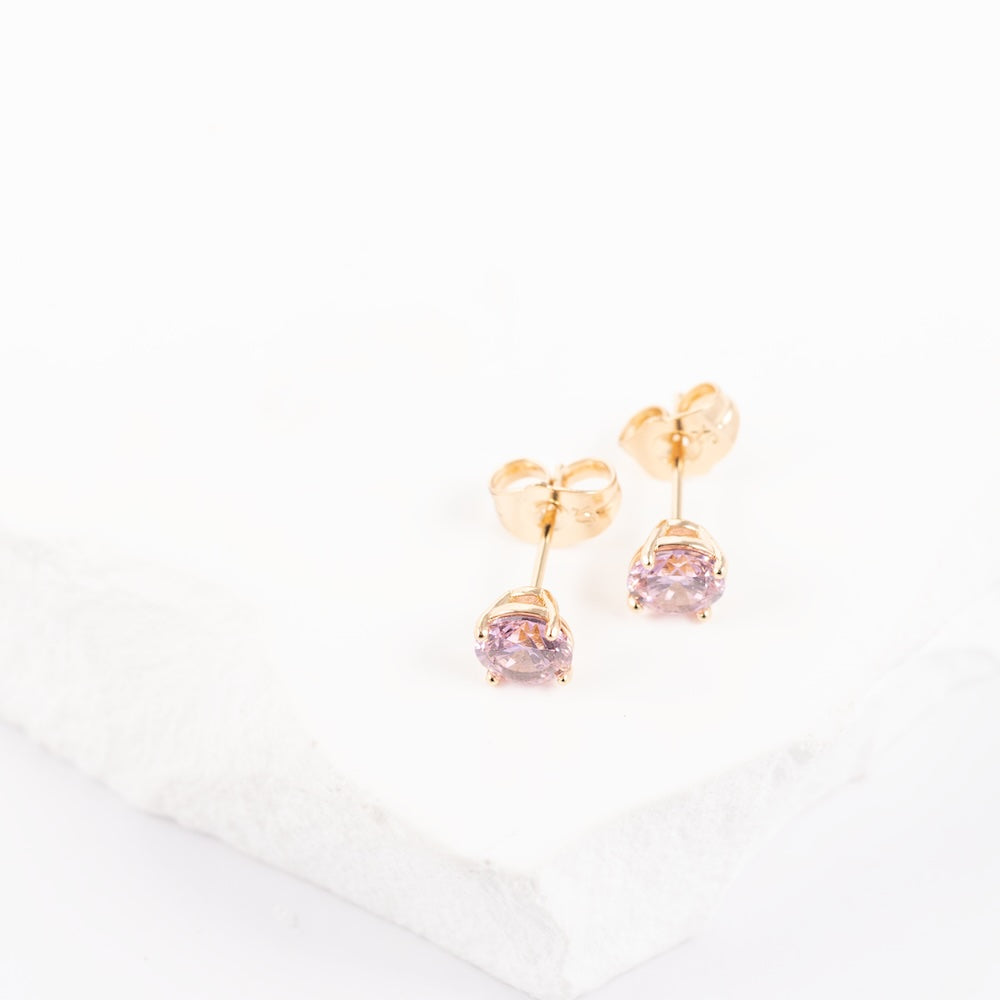 Klasiski auskari piemēroti ikdienas nēsāšanai.