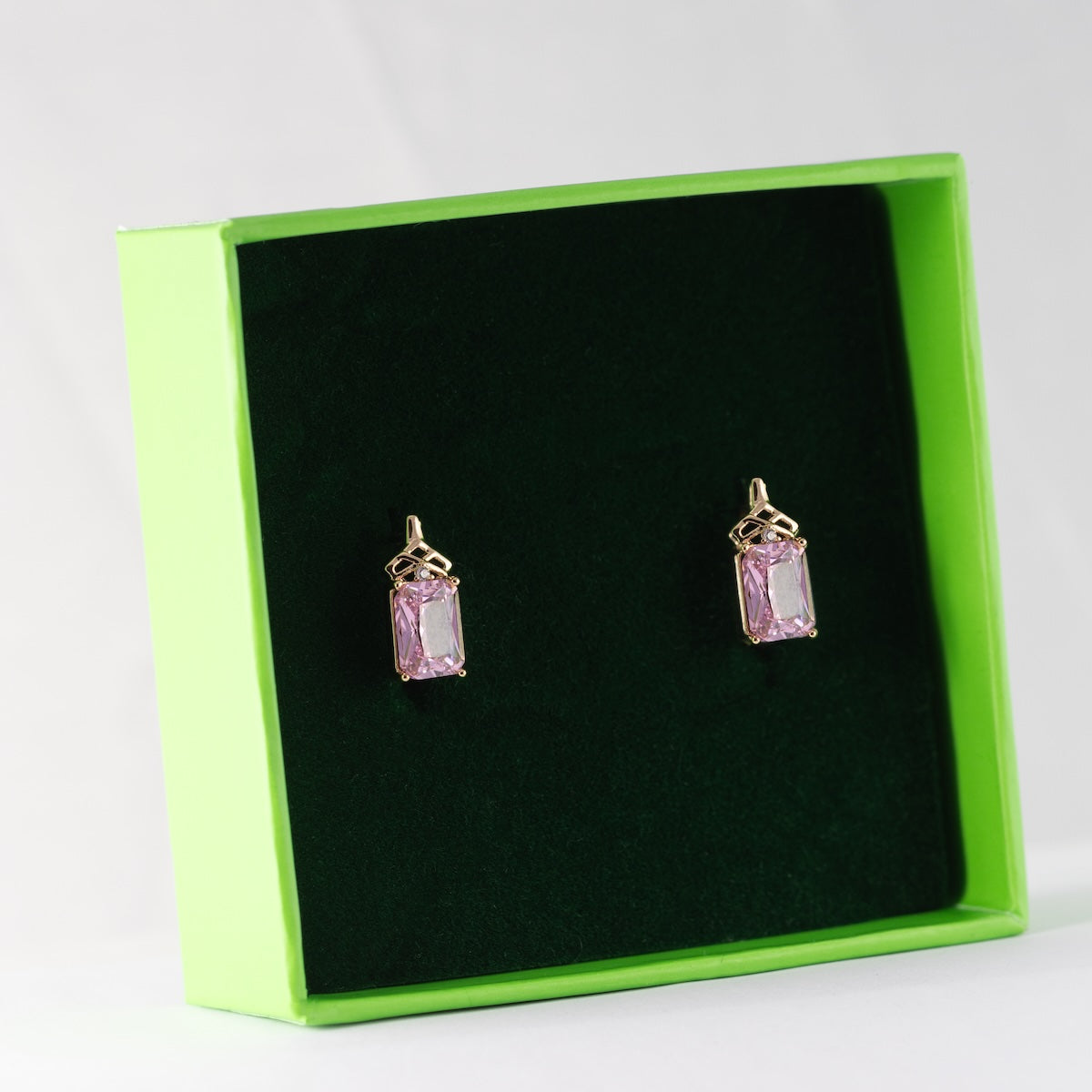  Klasiski auskari piemēroti ikdienas nēsāšanai.