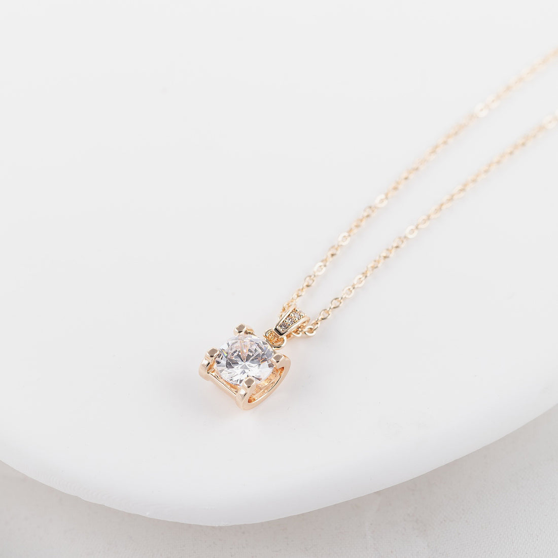 Kaklarota ar kulonu 'AMANDA'