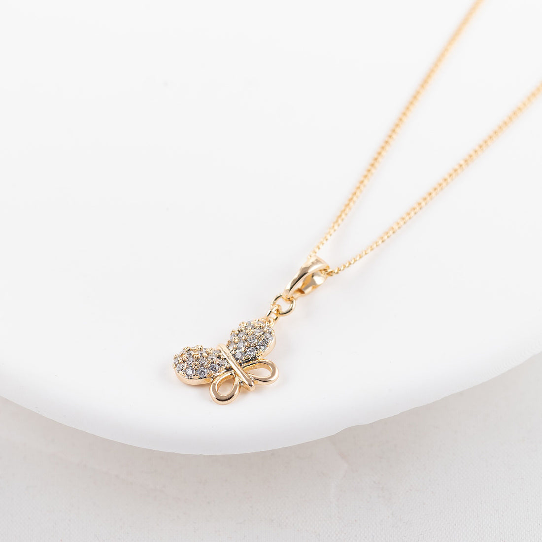 Kaklarota ar kristālu kulonu 'BIRUTA'