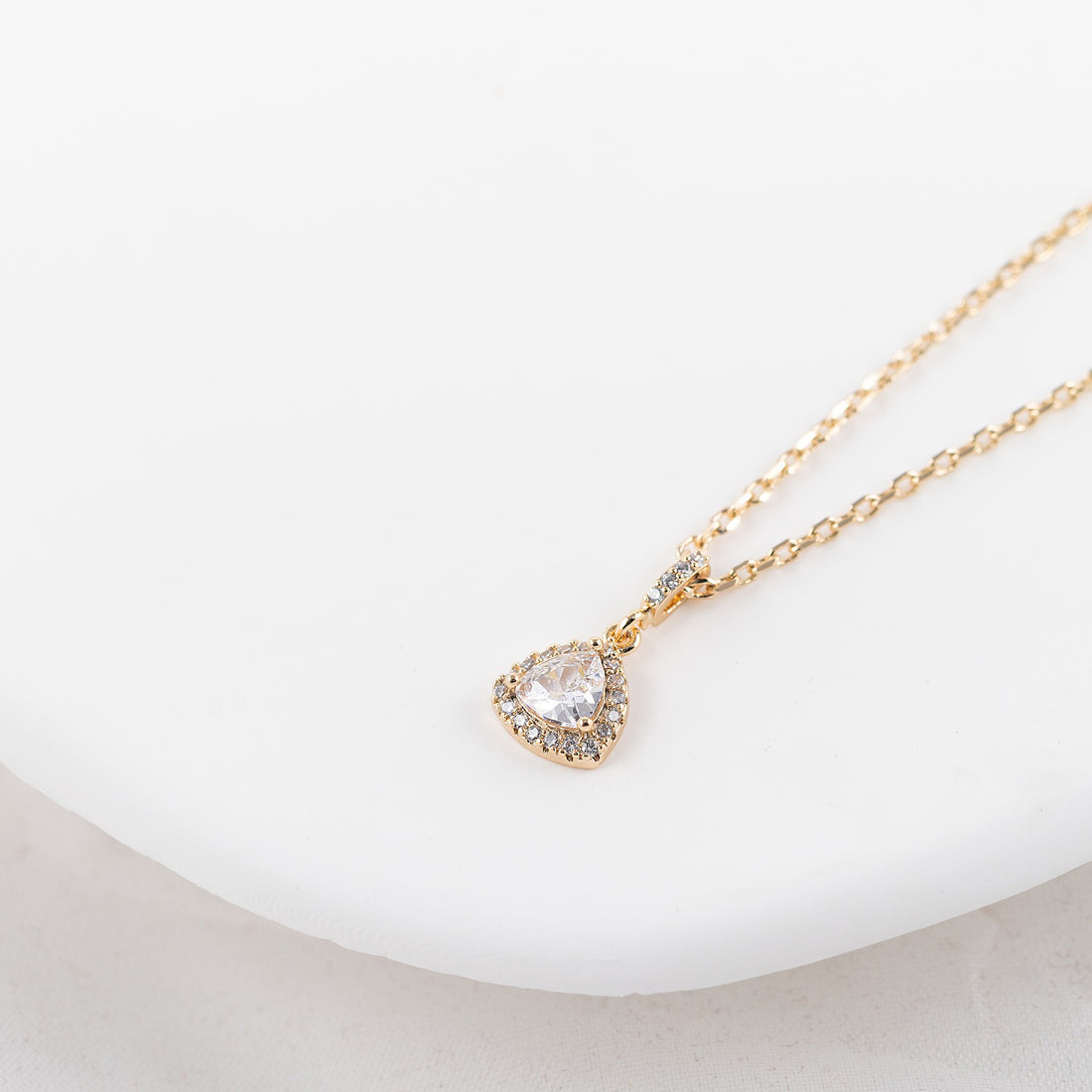 Kaklarota ar kristālu kulonu 'ESTERE'