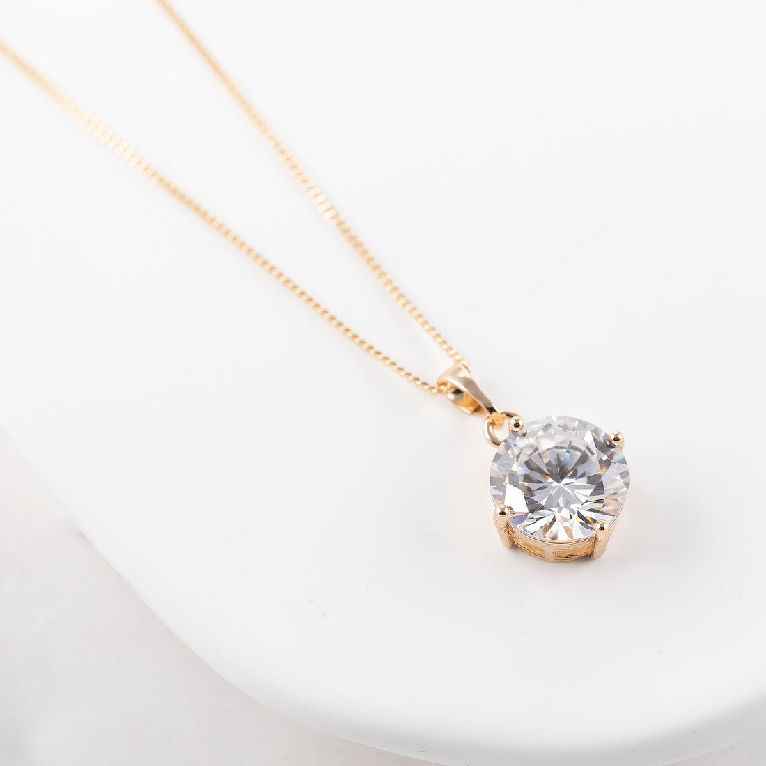 Kaklarota ar kristālu kulonu 'KATE'