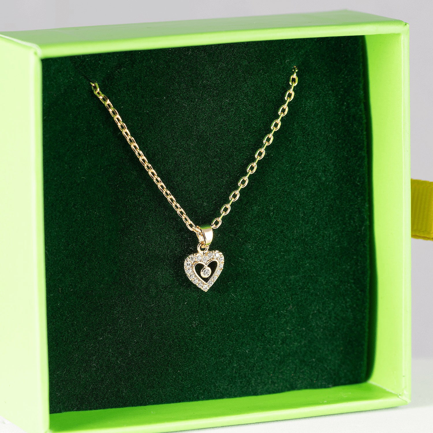 Kaklarota ar kristālu kulonu 'HELENA'