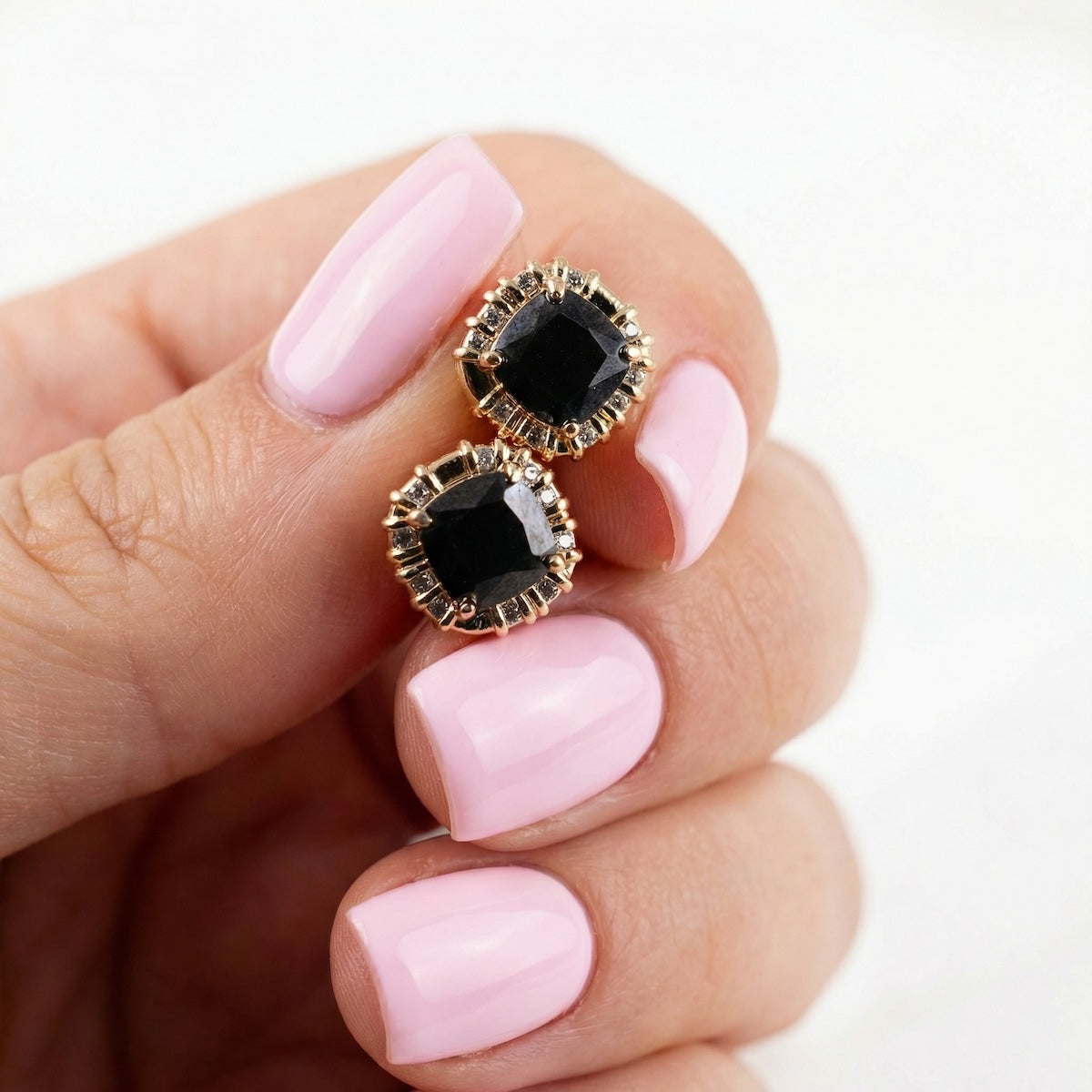 Antialerģiski nagliņauskari ar kristāliem 'ZENDAYA'