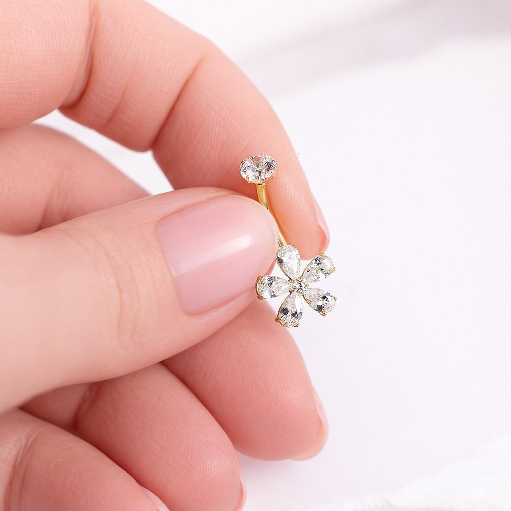 Mirdzošs nabas pīrsings ar kristāliem un drošu skrūvējamu aizdari GINTA. Antialerģisks, nesūbē, nesatur niķeli