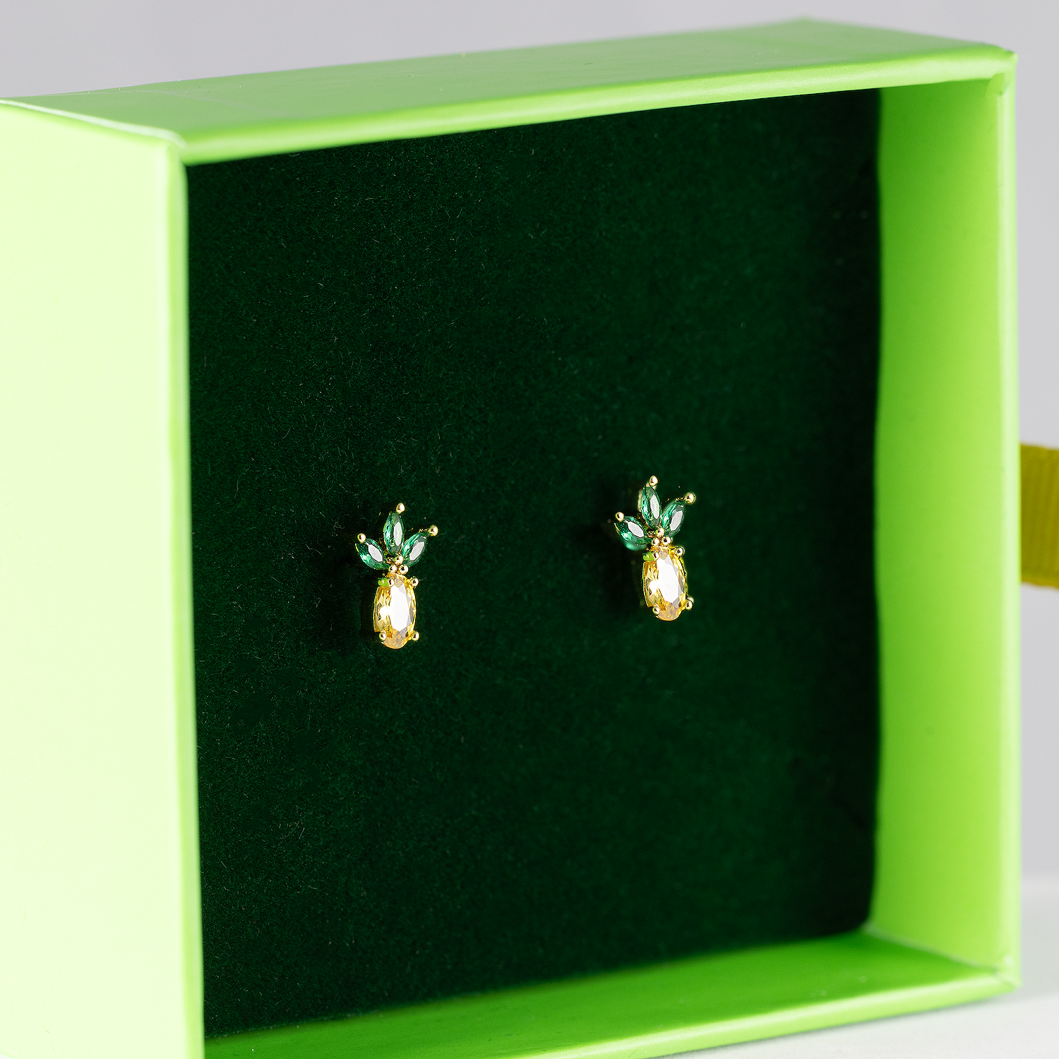 Antialerģiski bērnu auskari 'ANANASS'