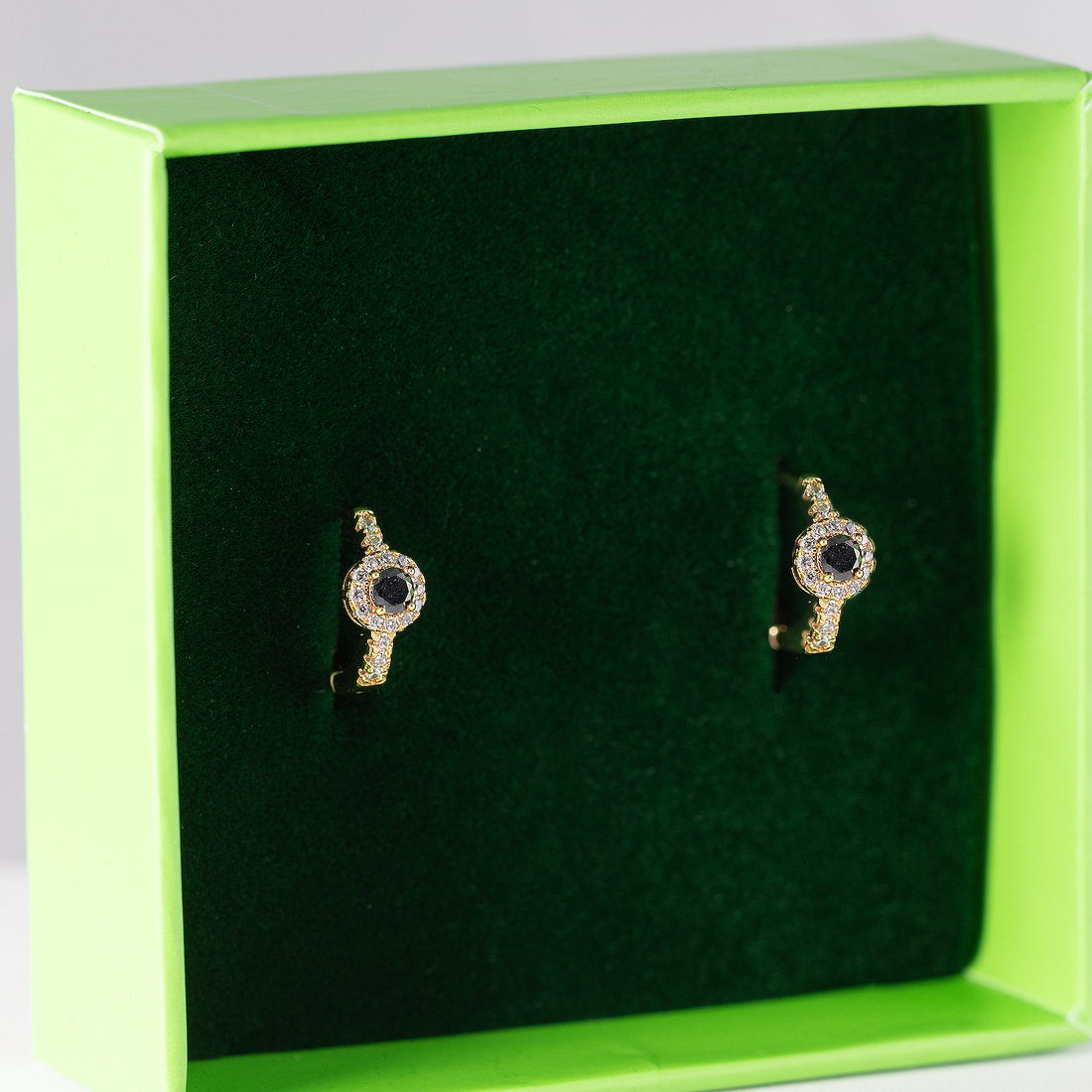 Antialerģiski riņķīšu auskari ar melniem kristāliem 'MARGOT'