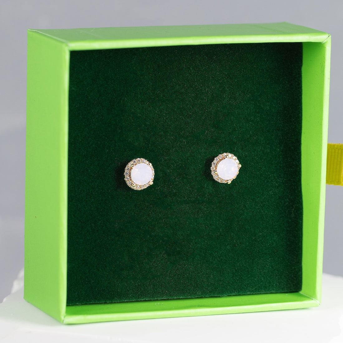 Grezni mazie nagliņauskari ar kristāliem