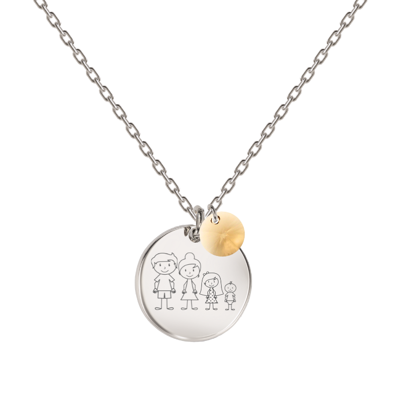 sudraba kaklarota ar personalizētu gravētu ģimenes medaljonu ar bēšu kristālu