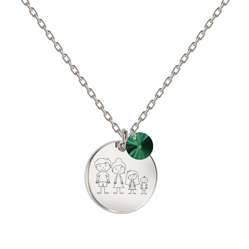 sudraba kaklarota ar personalizētu gravētu ģimenes medaljonu ar zaļu kristālu